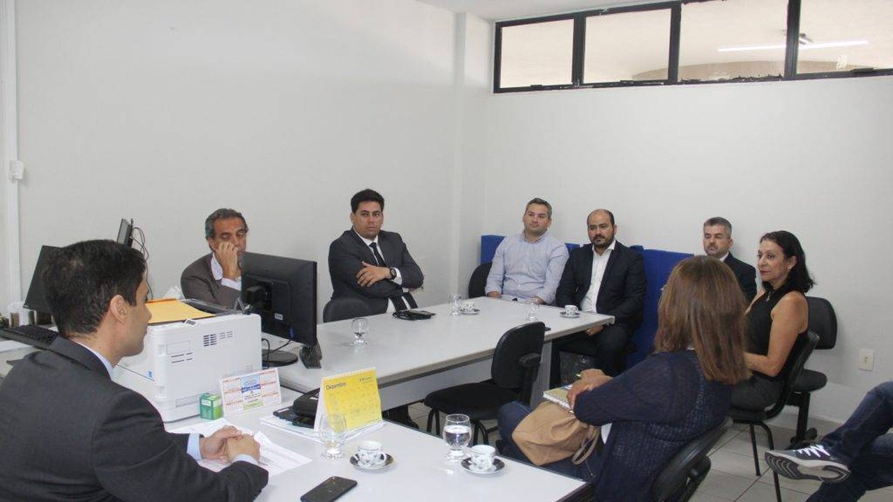 Prefeitura de Arapiraca debate processos de judicialização ligados à saúde