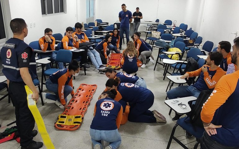 Samu capacita acadêmicos de medicina do Cesmac em estágio curricular em urgência e emergência