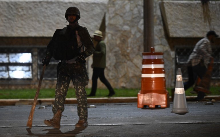 Polícia prende suspeito de montar bomba nos arredores do aeroporto de Brasília