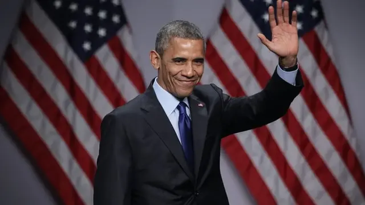 Eleições EUA: Ao coro de 'sim, ela pode', Obama diz que EUA estão prontos para Kamala