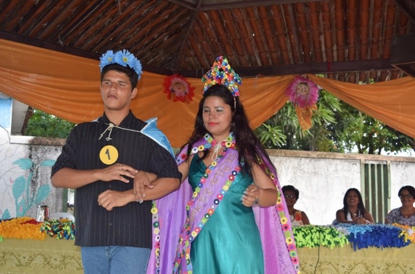 Caps Casa Verde e Vila Aconchego levam coroação da Festa da Primavera