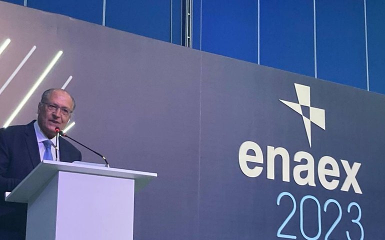 Brasil vai apresentar nova meta de redução de emissões de gases de efeito estufa na COP 29