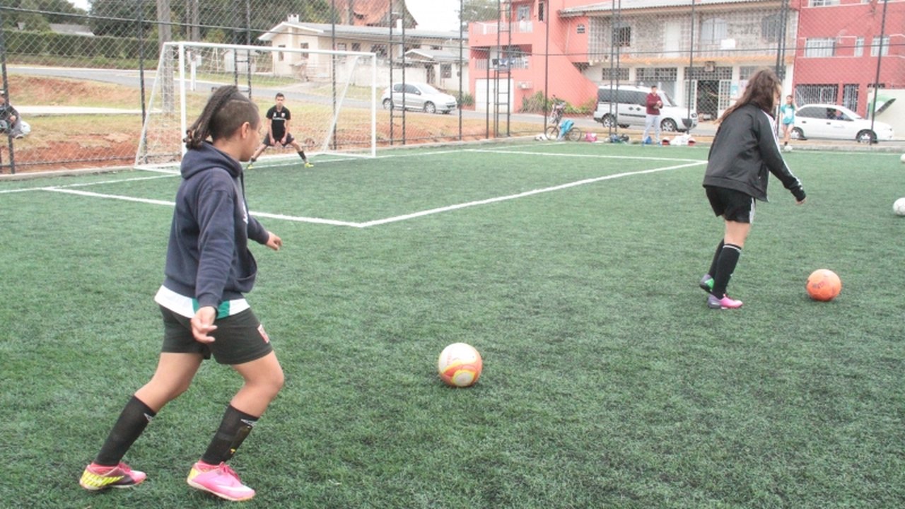 Escolinha de futebol para mulheres criada se diferencia com trabalho psicossocial