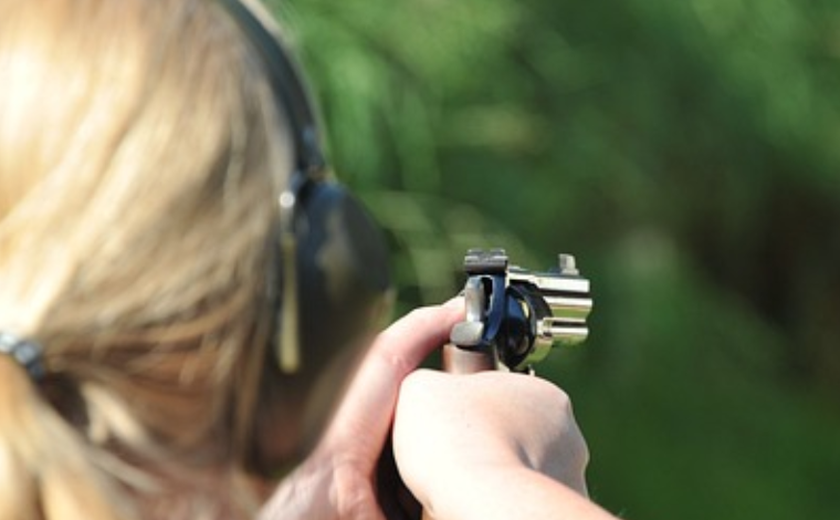 Deputado quer armar mulheres vítima de violência