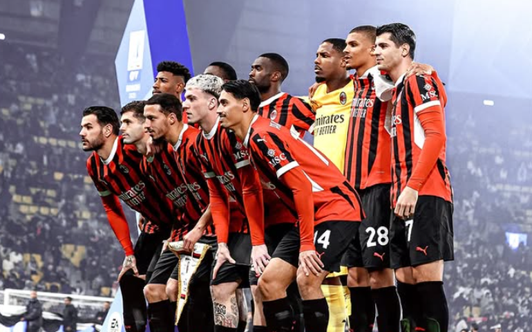 Milan derrota Juventus de virada e vai decidir com a Internazionale a Supercopa da Itália