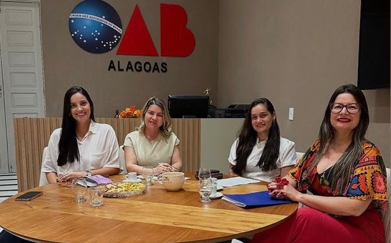 Agosto Lilás: OAB promove caminhada contra a violência de gênero em Palmeira dos Índios