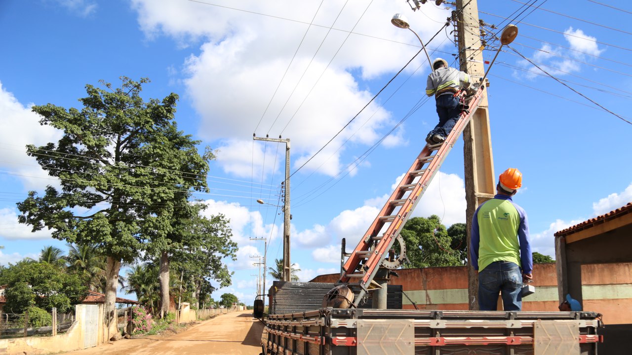 Mutirão de manutenção da iluminação pública chega a 38 comunidades da zona rural
