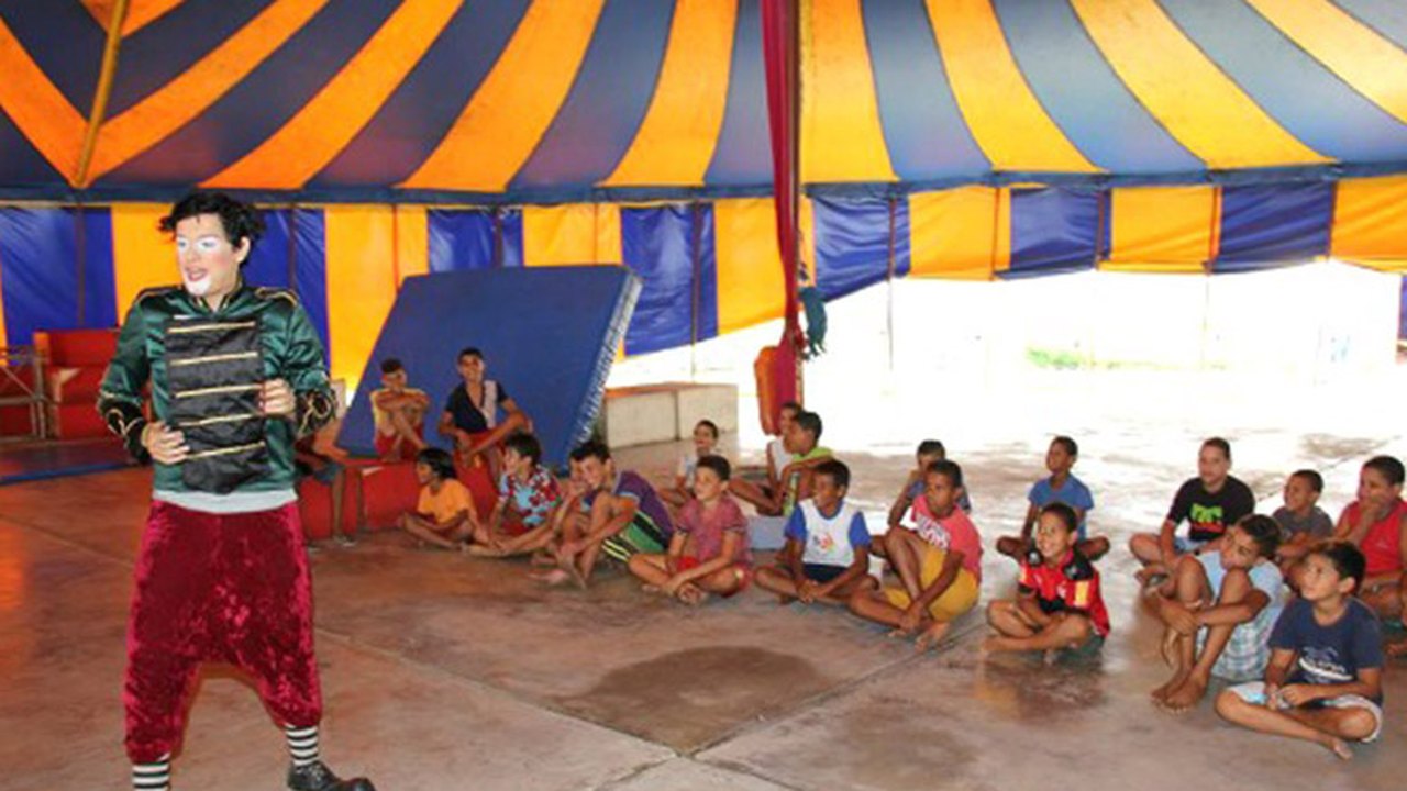 Arapiraca: Palhaço do Le Cirque dá oficina para alunos da Escola de Circo