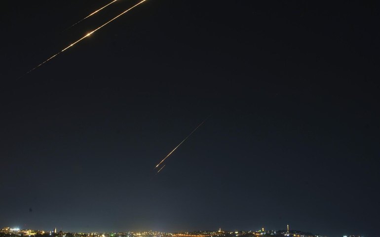 EUA e Israel bombardeiam sede da emissora estatal iraniana em Teerã