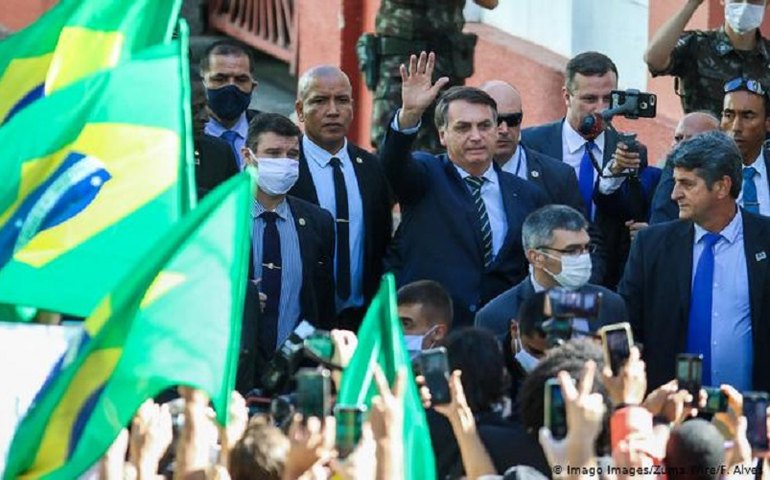 Bolsonaro perdeu &#8220;compasso moral&#8221; em meio a pandemia, diz revista &#8220;The Lancet&#8221;