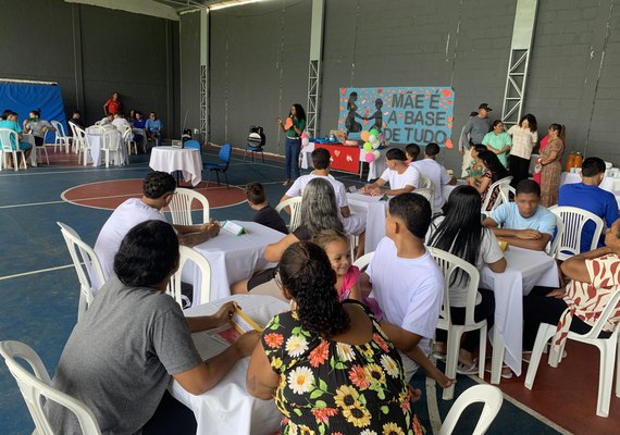 Adolescentes do Sistema Socioeducativo celebram mês das mães em família