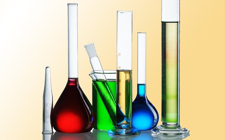 Abiquim: setor químico acumula déficit recorde de US$ 29,7 bilhões no semestre