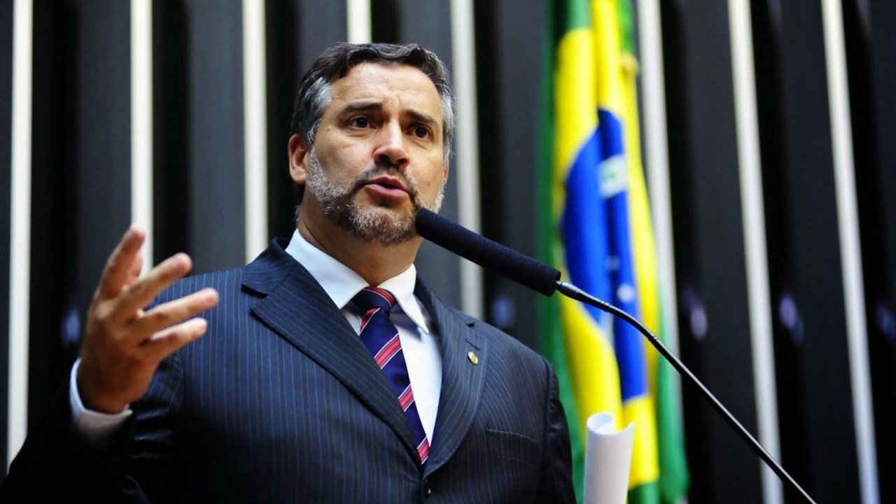 Futuro ministro diz que Lula decidirá na hora sobre desfilar em carro aberto