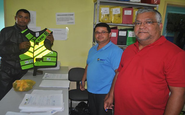 Prefeitura de Arapiraca vai entregar mais 39 coletes a mototaxistas