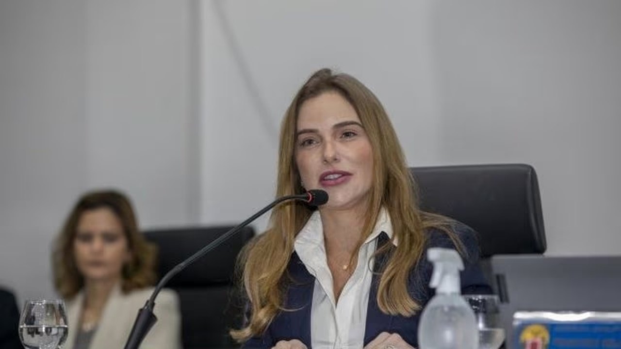 Desembargador vê 'prejuízo' e reconduz esposa de Helder Barbalho ao TCE do Pará