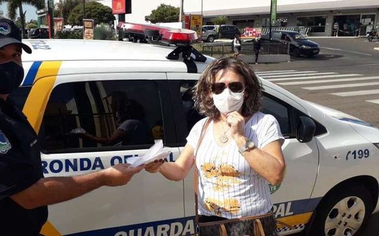 Fiscais fazem visita surpresa e processam quem burla isolamento em Botucatu (SP)