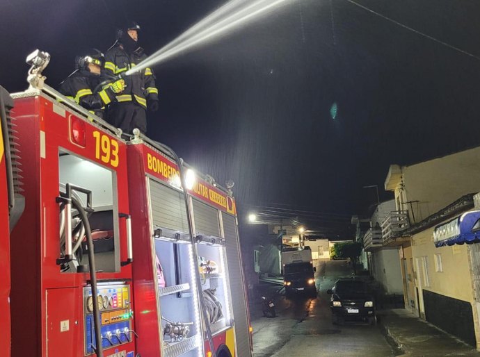 Bombeiros atendem a princípios de incêndio em Paripueira e Japaratinga