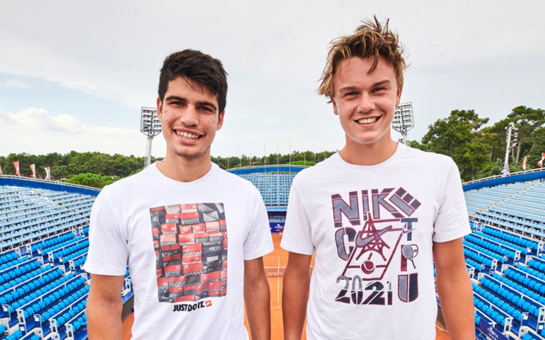 Alcaraz e Rune ganham e fazem confronto de prodígios em Paris; Djokovic avança