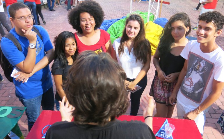 Global Village: jovens se reúnem para compartilhar histórias de intercâmbios sociais neste sábado