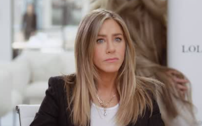Jennifer Aniston alimenta rumores de namoro com hipnoterapeuta e coach; saiba quem é