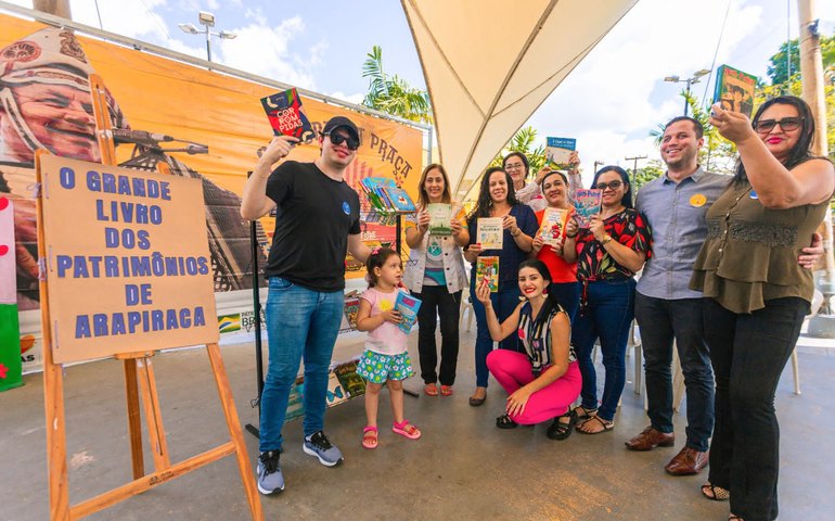Em pouco mais de um mês, projeto Leitura na Praça alcança mais de 200 crianças e jovens