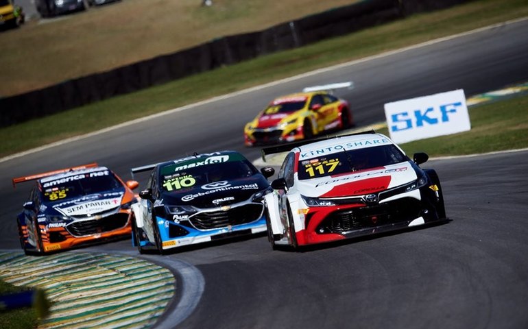 Felipe Fraga supera Matías Rossi e faz a pole da Stock Car na etapa de Buenos Aires