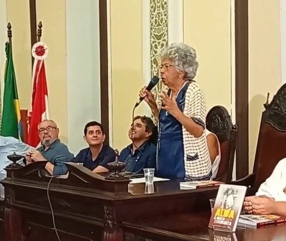 Entre fé, luta e história: lançamento da biografia de Alba Corrêa emociona público em Jaraguá; Veja video
