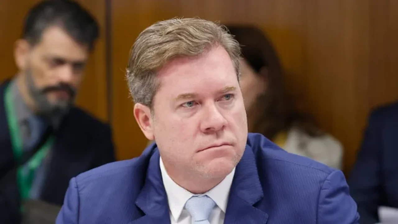 Marx Beltrão cobra solução pacífica para conflito em Palmeira e defende famílias que vivem há décadas na região