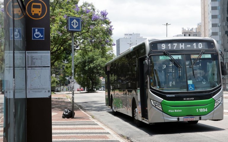 Passageiros de ônibus em SP já podem pagar tarifa via Bluetooth