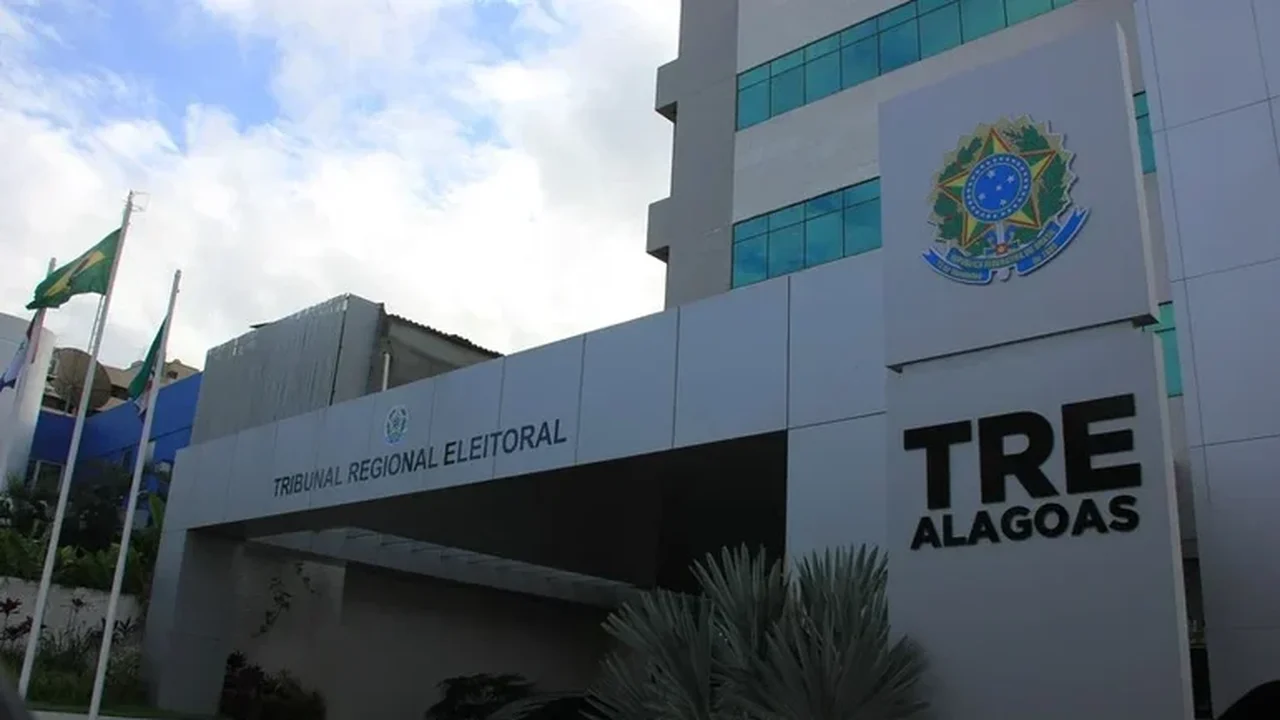 TRE-AL julga nesta quinta recursos de JHC, ações sobre cota de gênero, uso de IA e processos envolvendo veículos de comunicação