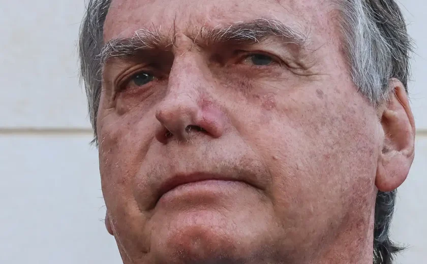 Defesa de Bolsonaro rechaça teoria sobre pedido de asilo à Hungria