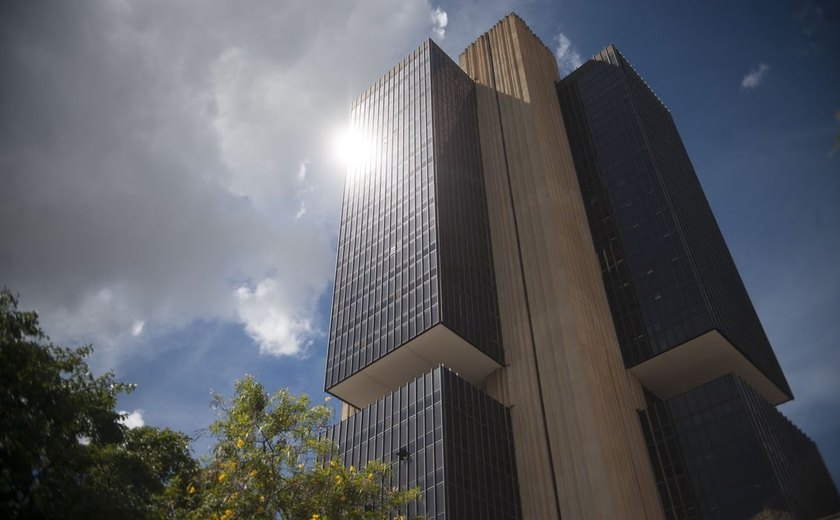 Caderneta de poupança tem saída líquida de R$ 7,557 bilhões em agosto, revela BC