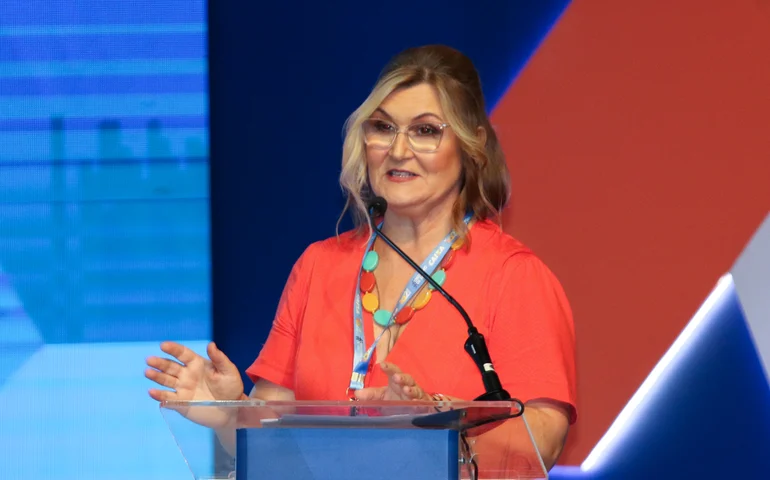 Em manifestação pós-demissão, Serrano diz que enfrentou na Caixa desafio de ser mulher no poder