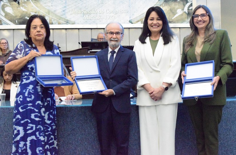 Assembleia celebra Dia do Oftalmologista e homenageia profissionais da saúde visual