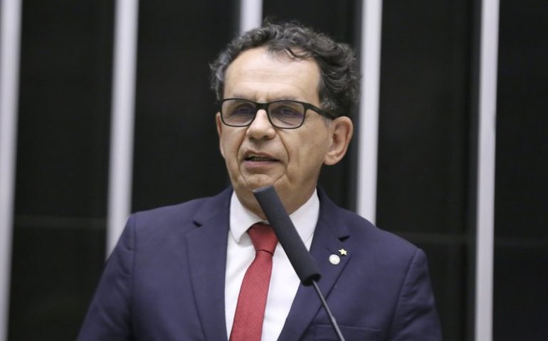 Comissão aprova garantia de acesso a UTI privada para idosos com mais de 80 anos se não houver vaga na rede pública