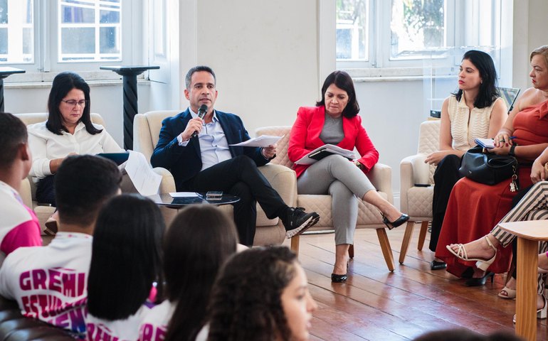 Governador anuncia edital com 100 vagas para o programa de intercâmbio “Daqui pra o Mundo”