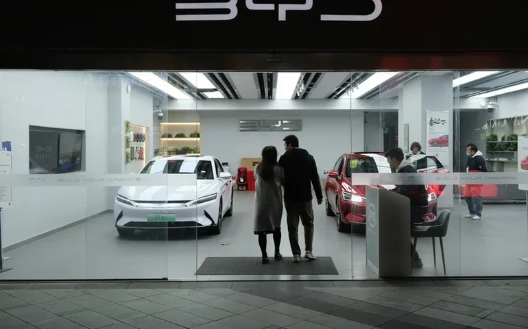 Justiça determina retirada da BYD da 'lista suja' do trabalho escravo