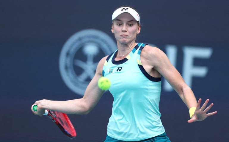 Rybakina vence WTA 500 de Stuttgart com autoridade e conquista 3º título do ano