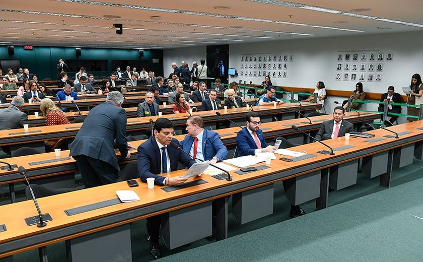 Relator da PEC do fim da reeleição no Senado negocia aprovação em plenário