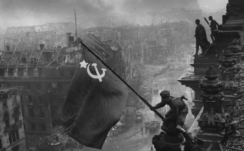 Russos celebram vitória soviética sobre nazismo