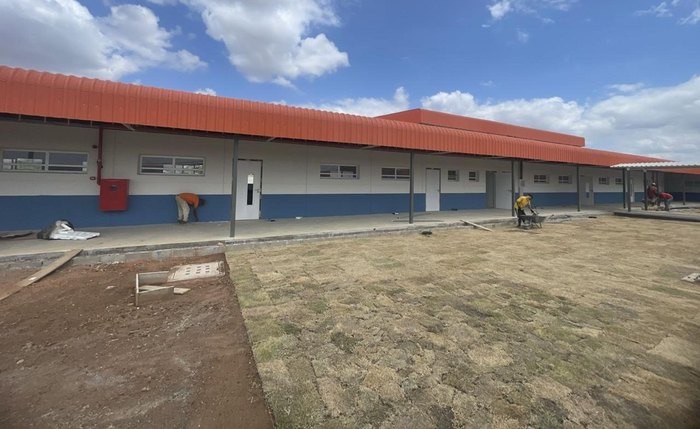 Escola em construção em Feira Grande