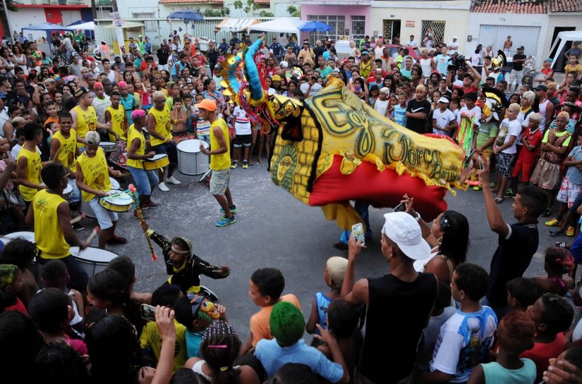 Diversidade cultural marca folia na Praça Moleque Namorador