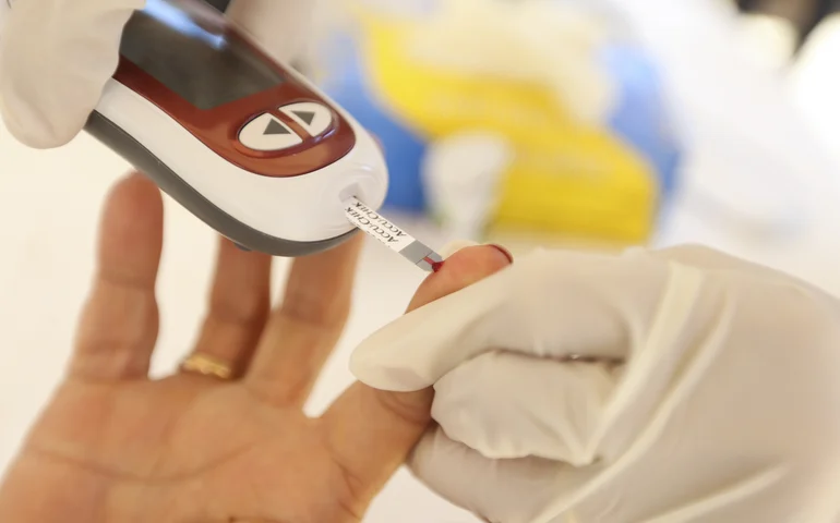 Nova diretriz muda a idade para início de rastreamento de diabetes tipo 2; confira orientações