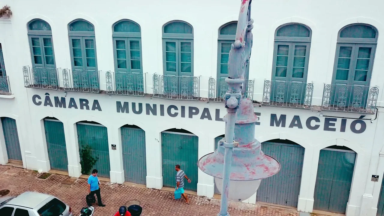 Câmara de Maceió tem sido omissa na fiscalização e cobrança aos erros do Executivo na capital