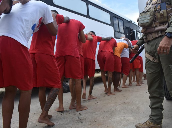 Polícia Penal deflagra uma das maiores operações já realizadas e transfere reeducandos do sistema prisional