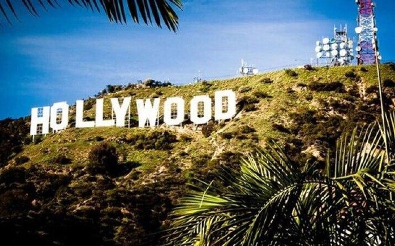 Governo dos EUA usa Hollywood para demonizar russos, afirma ex-assessora de Biden