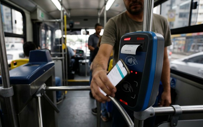 Prefeitura do Rio anuncia pagamento de passagens por Pix, débito e crédito nos ônibus