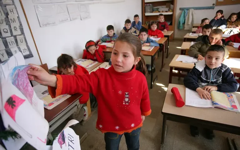 Unicef alerta que 1 em cada 4 crianças na Itália vive abaixo da linha da pobreza