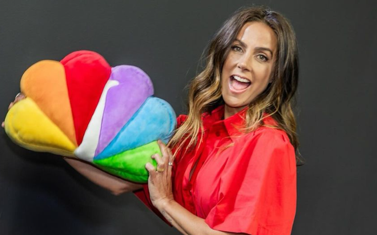 Carol Barcellos assina contrato com CNBC Brasil depois de se demitir da Globo