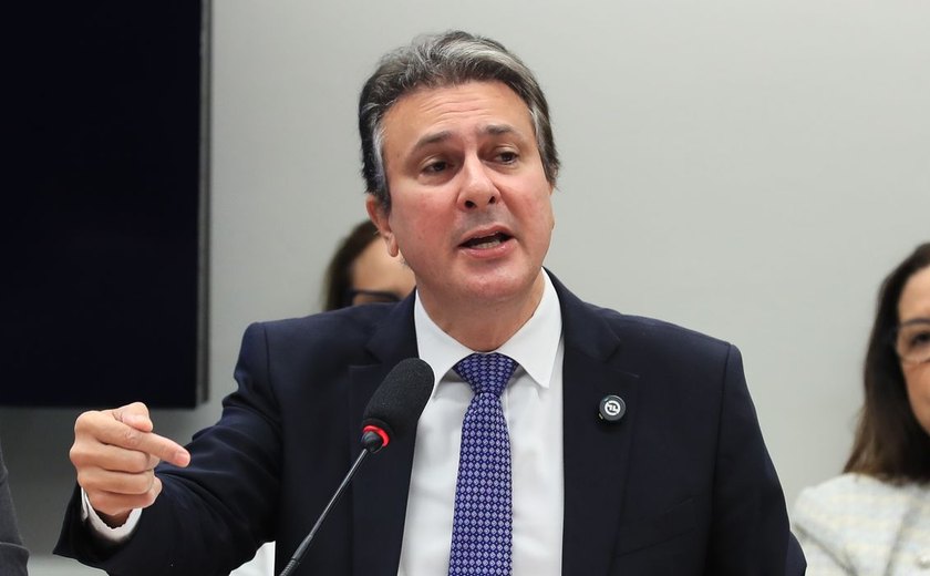 MEC promete R$ 400 milhões para universidades e institutos federais